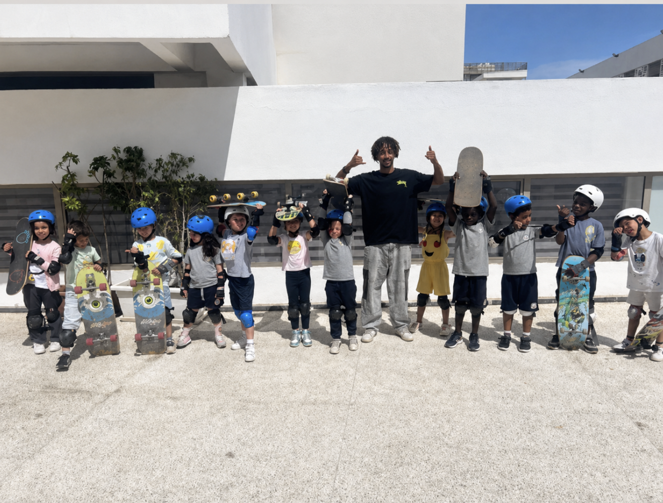 Casa Skate Club group session with EFI Casablanca students